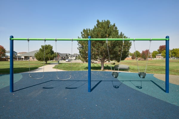 5 Od Single Post Swing 4 Seat 2